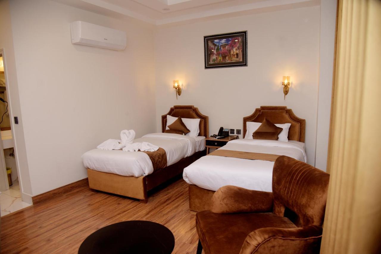 The Rich Hotel & Apartments Lahore Exterior photo